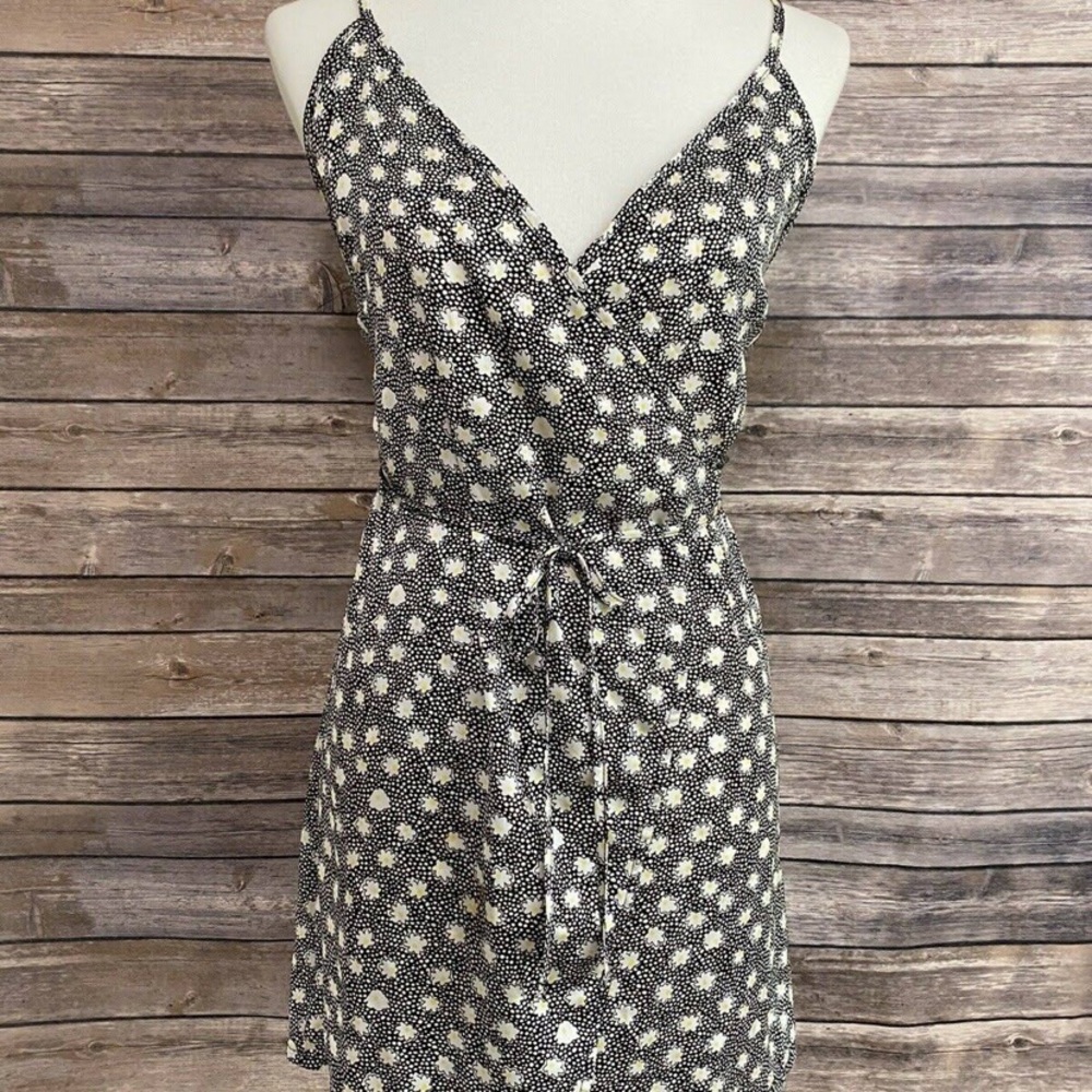 URBAN OUTFITTERS FLORAL WRAP DRESS
